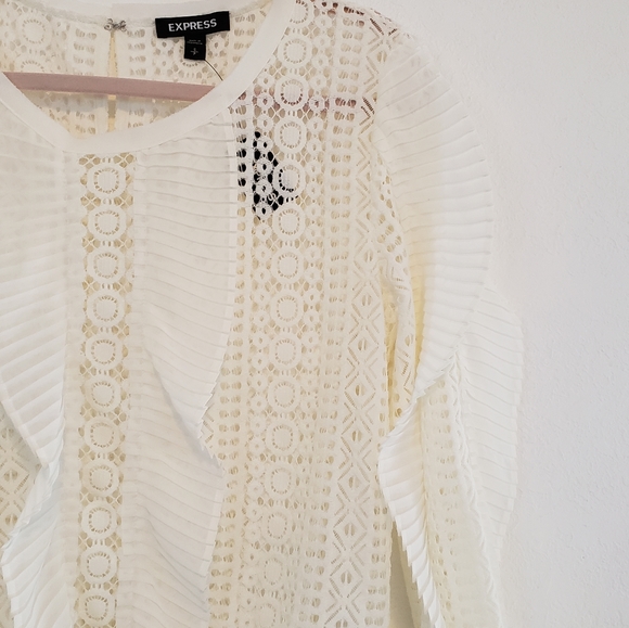 NWT Express Cream White Blouse Flutter Detail Unique w/ Movement! - Picture 8 of 15